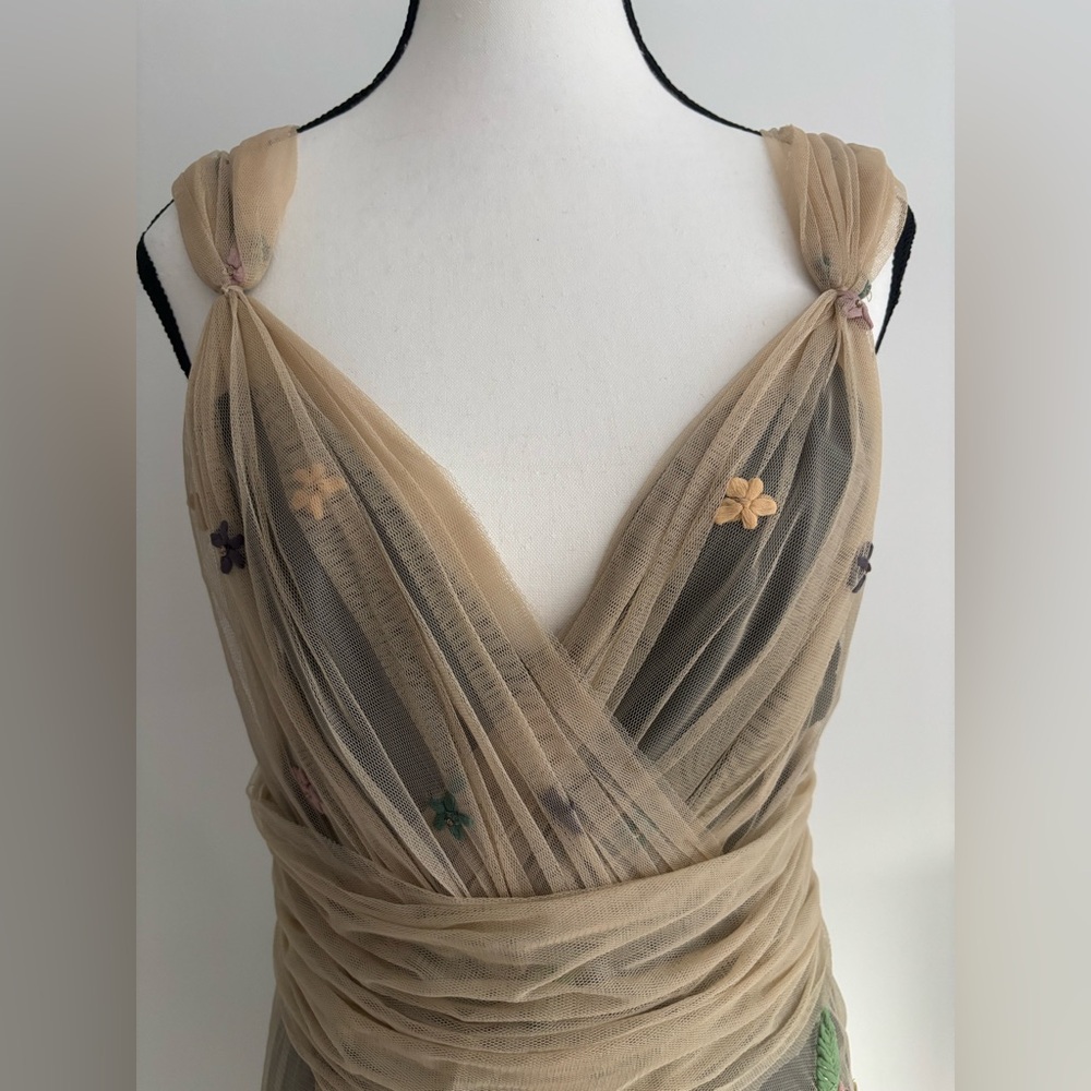 Elegant Floral Embroidered Maxi Dress - Picture 2 of 8